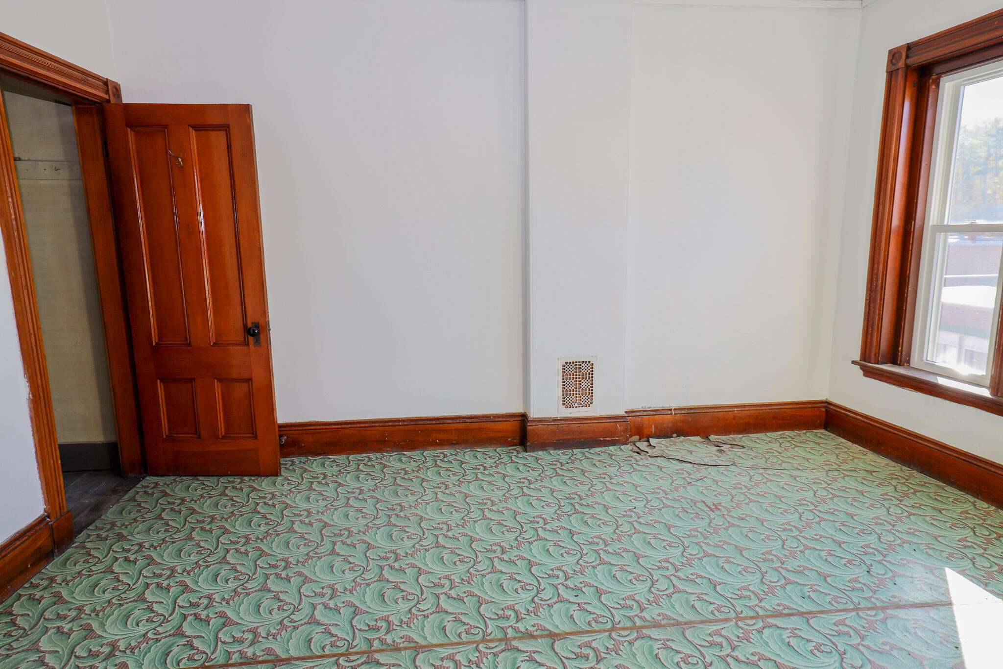 102 Congress Street Rumford ME 04276