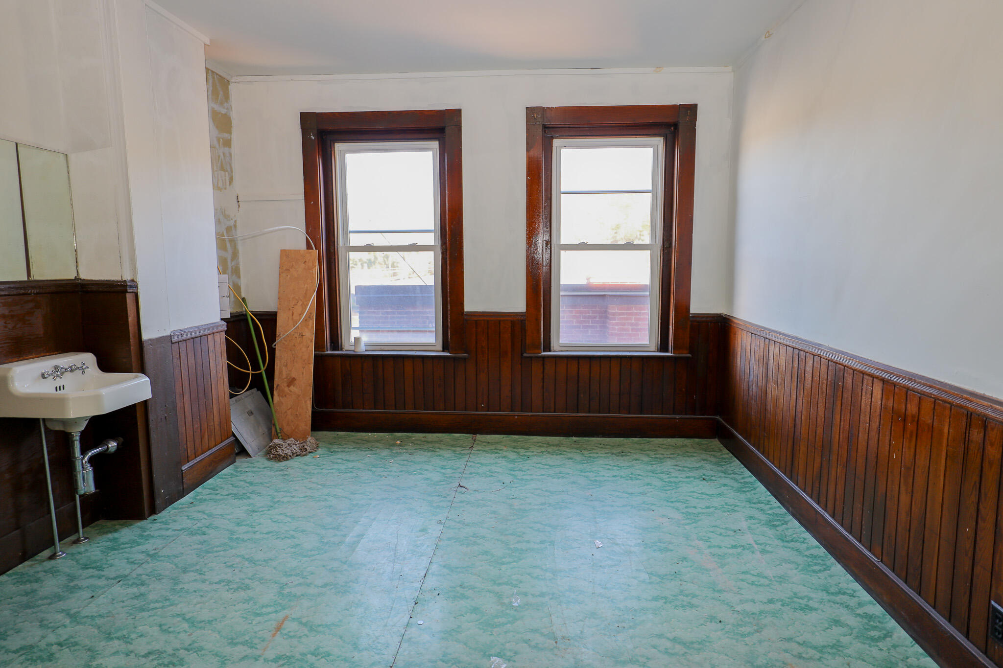 102 Congress Street Rumford ME 04276