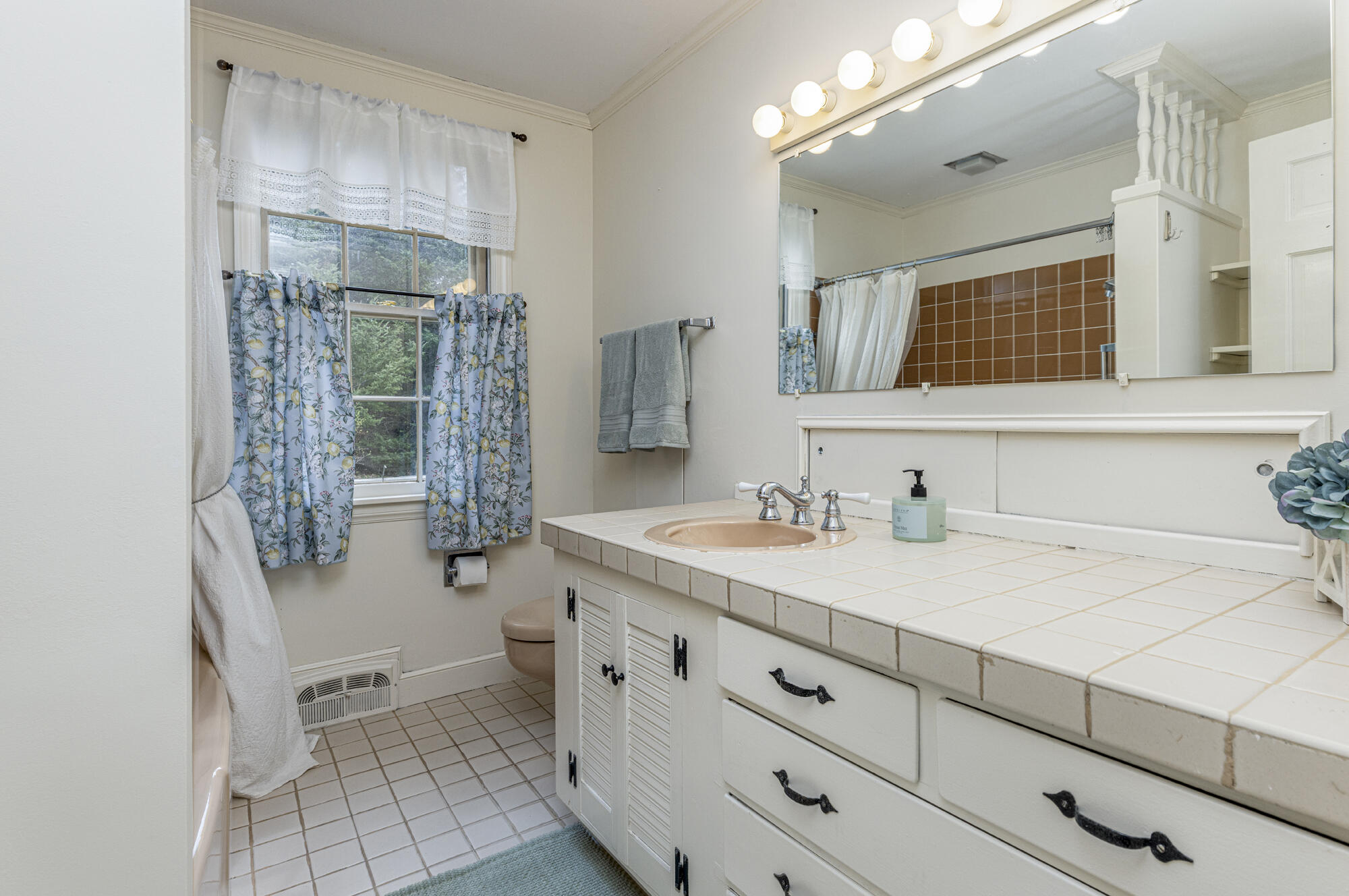 163 State Street Gorham ME 04038