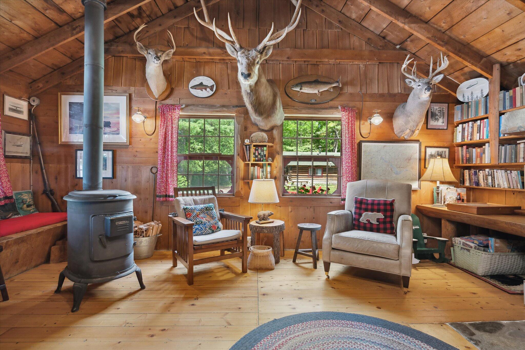 0 Bradford Camps, Munsungan Lake T8 R10 Wels ME 04732