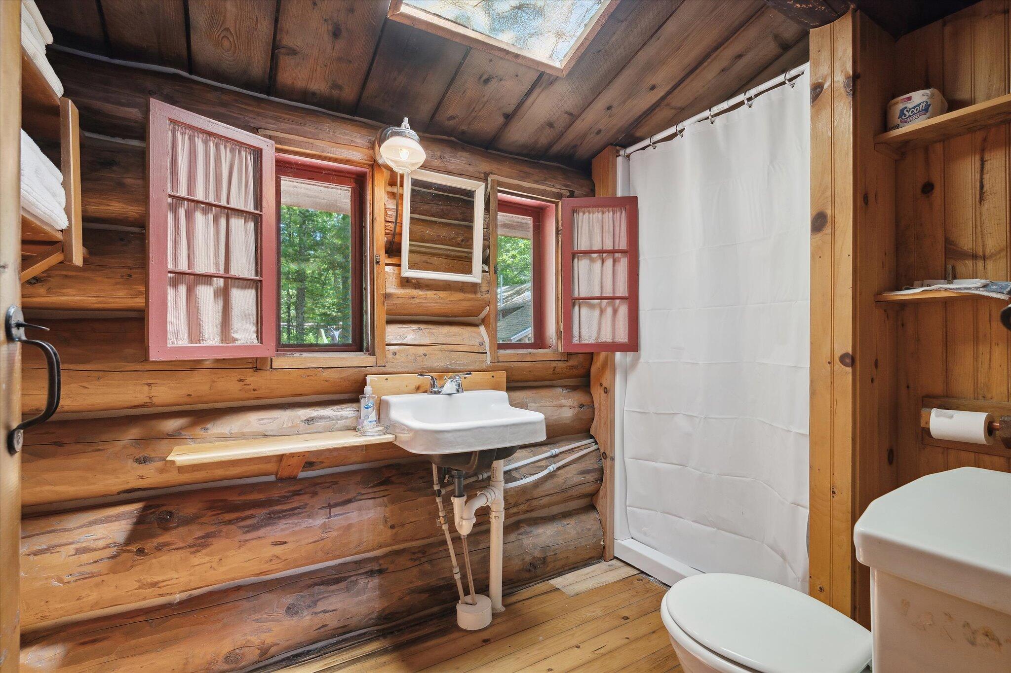 0 Bradford Camps, Munsungan Lake T8 R10 Wels ME 04732