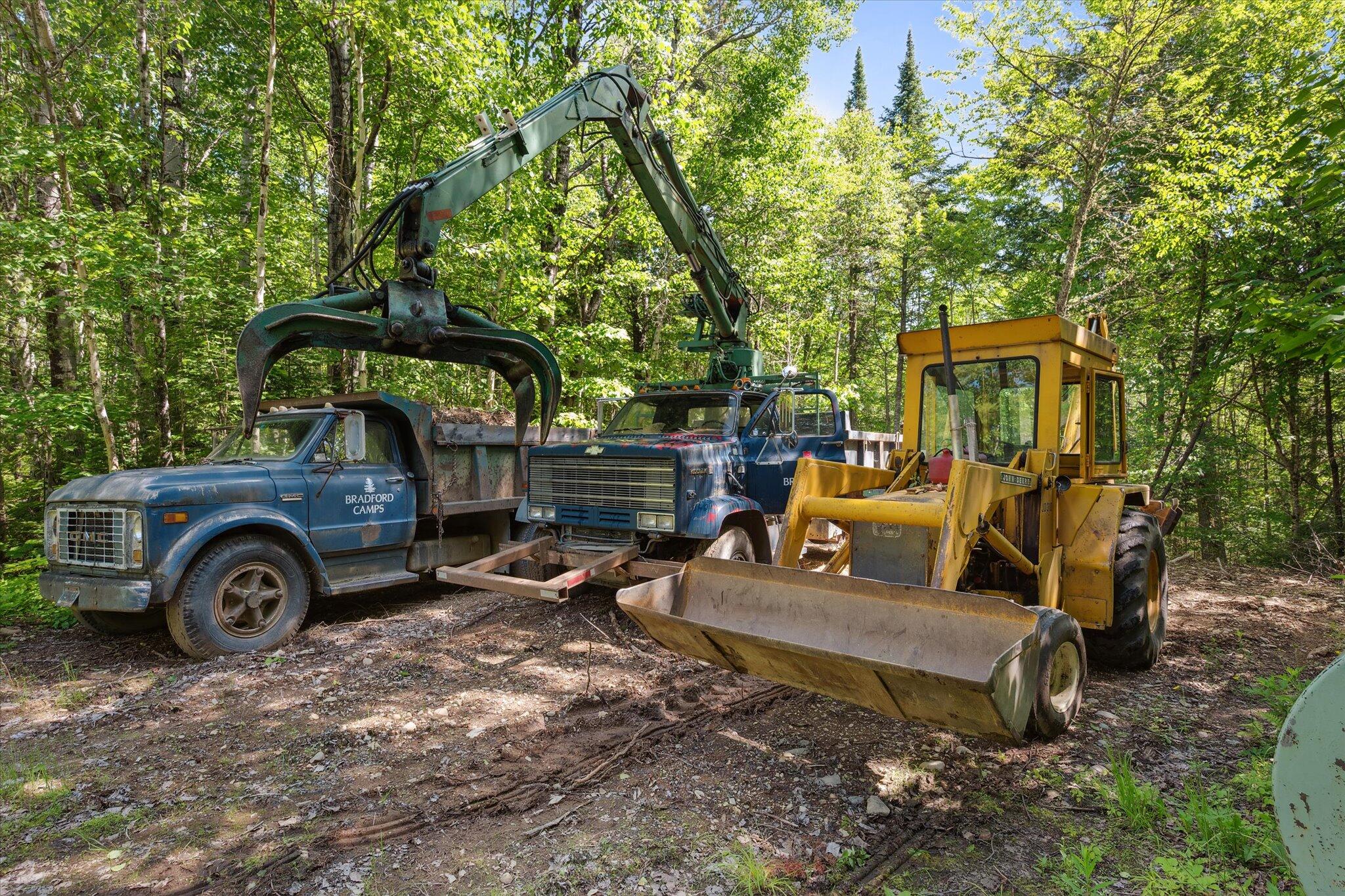 0 Bradford Camps, Munsungan Lake T8 R10 Wels ME 04732