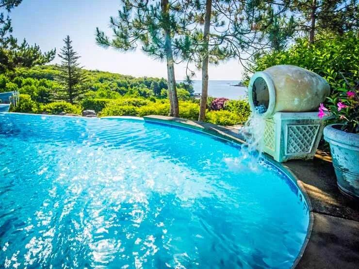 886 Commercial Street Rockport ME 04856