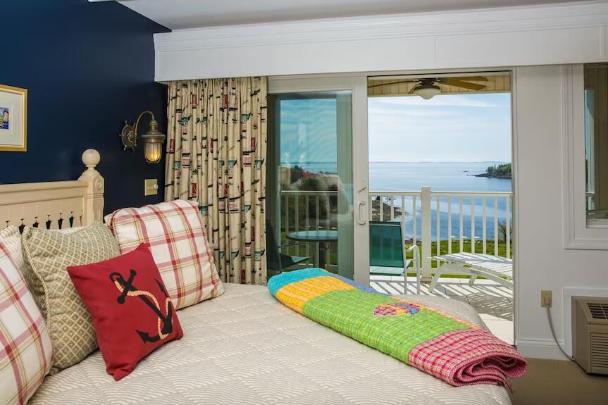 886 Commercial Street Rockport ME 04856