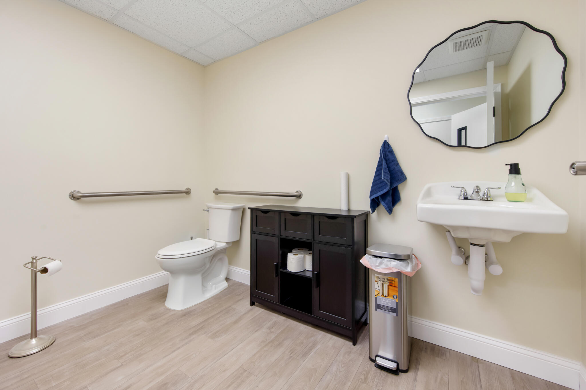 136 Main Street Winterport ME 04496