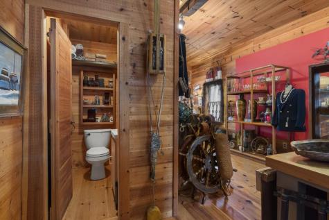 10 Mckown Street Boothbay Harbor ME 04538