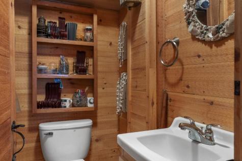10 Mckown Street Boothbay Harbor ME 04538