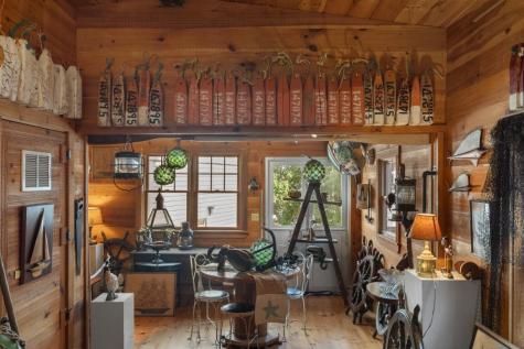 10 Mckown Street Boothbay Harbor ME 04538