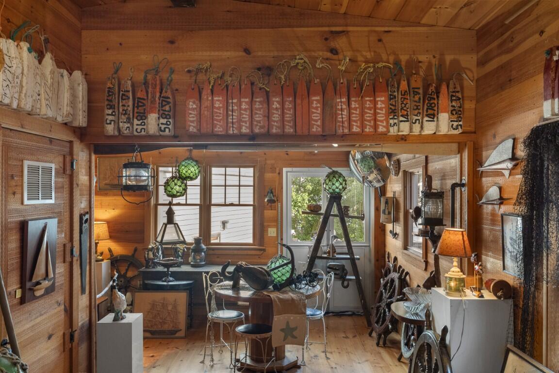10 Mckown Street Boothbay Harbor ME 04538