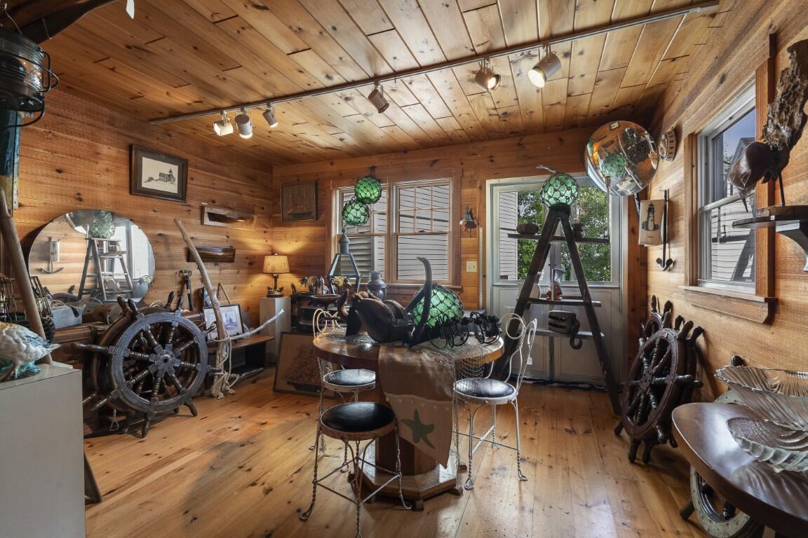 10 Mckown Street Boothbay Harbor ME 04538