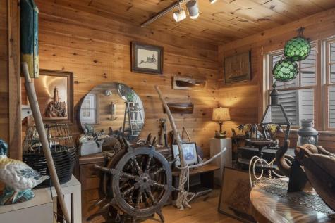 10 Mckown Street Boothbay Harbor ME 04538