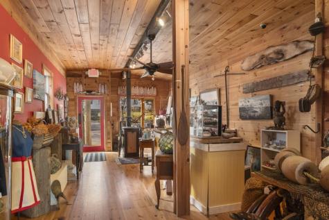 10 Mckown Street Boothbay Harbor ME 04538