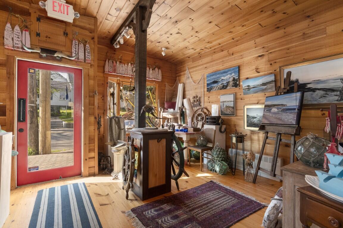 10 Mckown Street Boothbay Harbor ME 04538