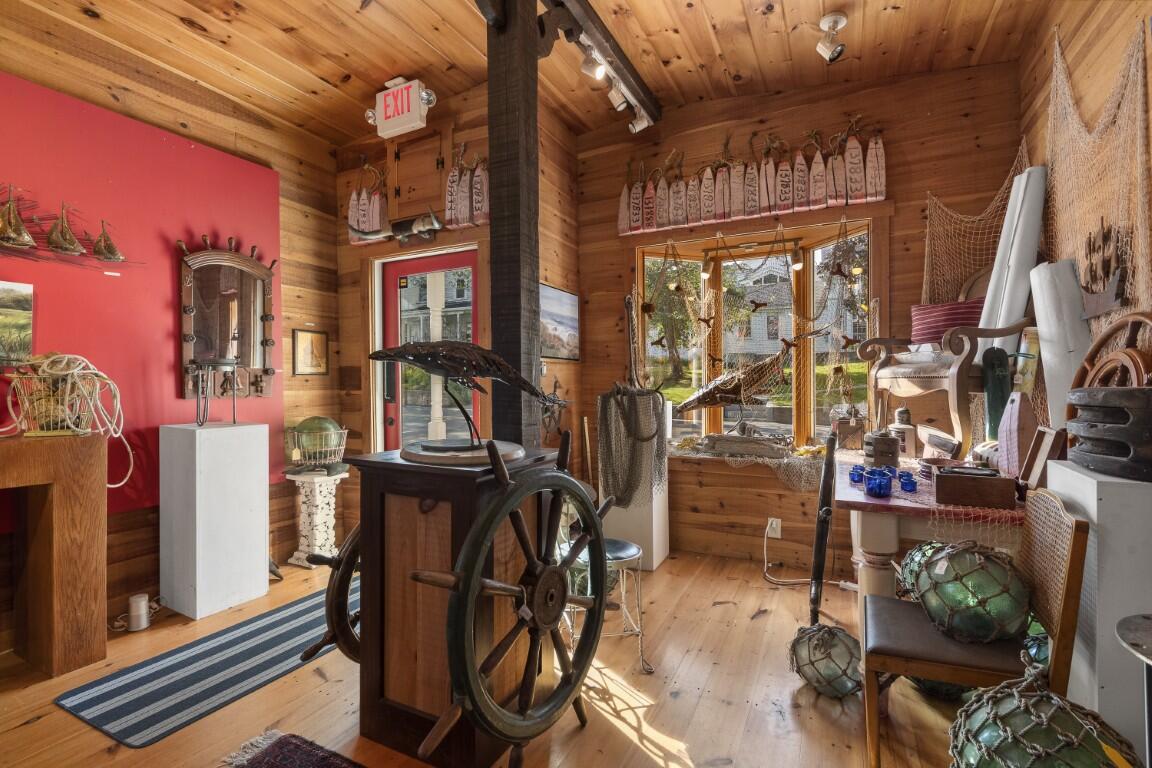 10 Mckown Street Boothbay Harbor ME 04538