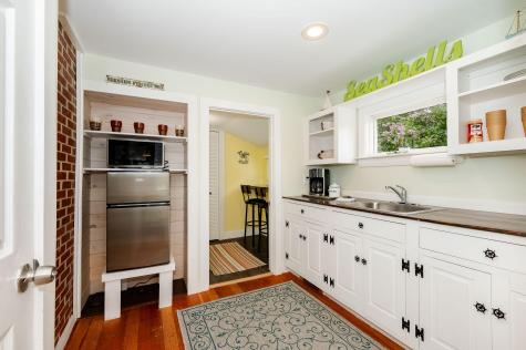 281 York Street York ME 03909