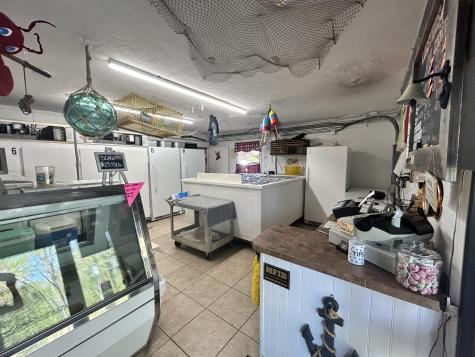 208 New Road Arundel ME 04046