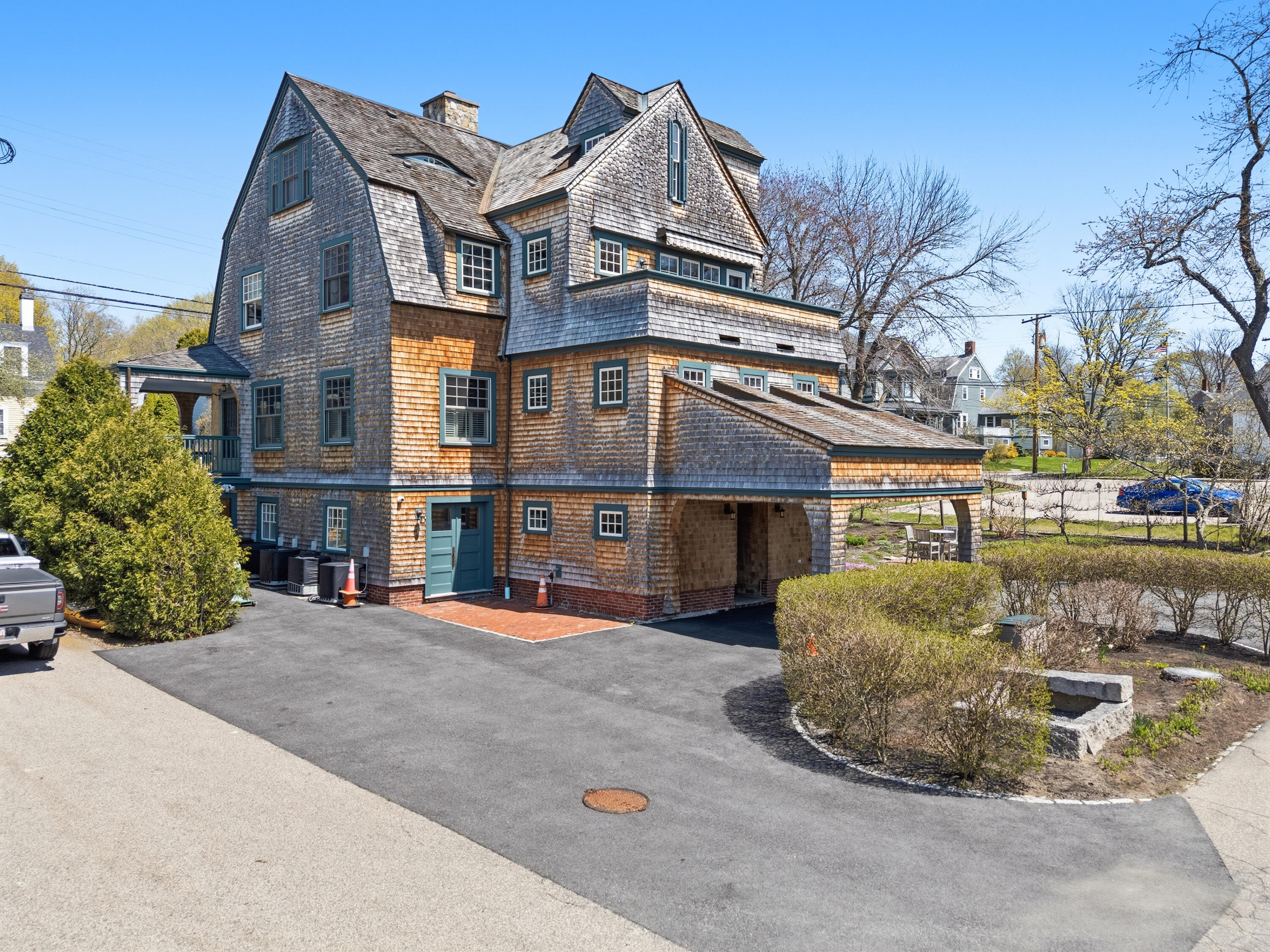 439 York Street York ME 03911