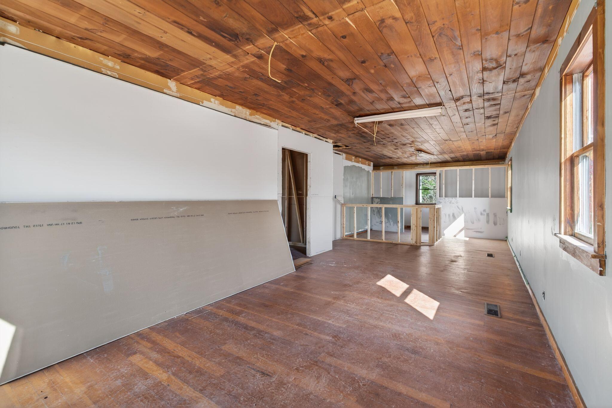 127 Gardiner Road Wiscasset ME 04578