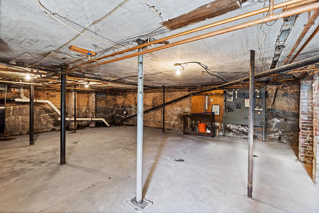 56 Winthrop Street Augusta ME 04330