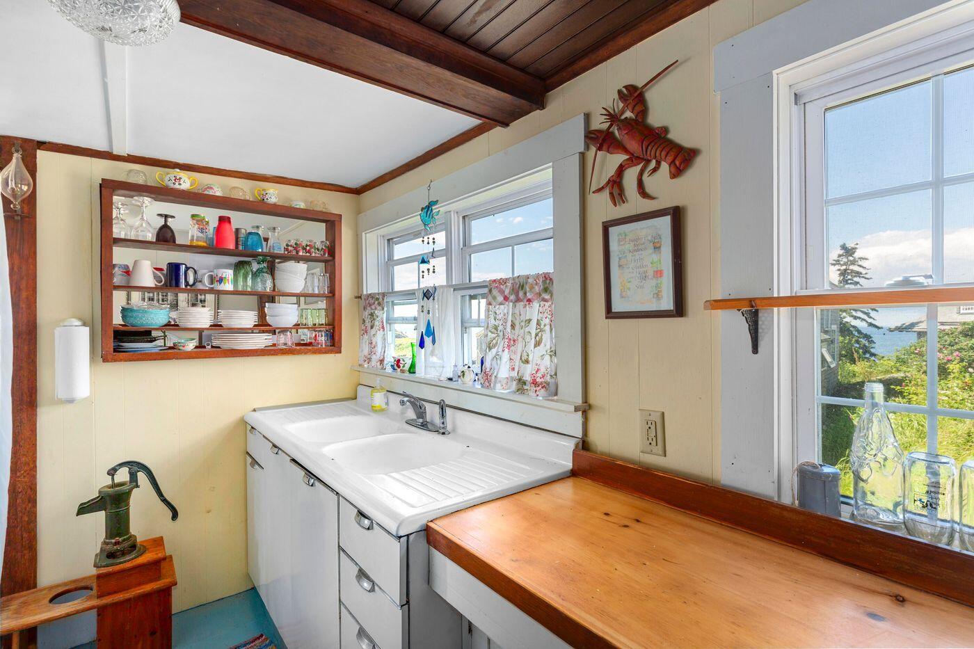 5 Wharf Hill Road Monhegan Island Plt ME 04852