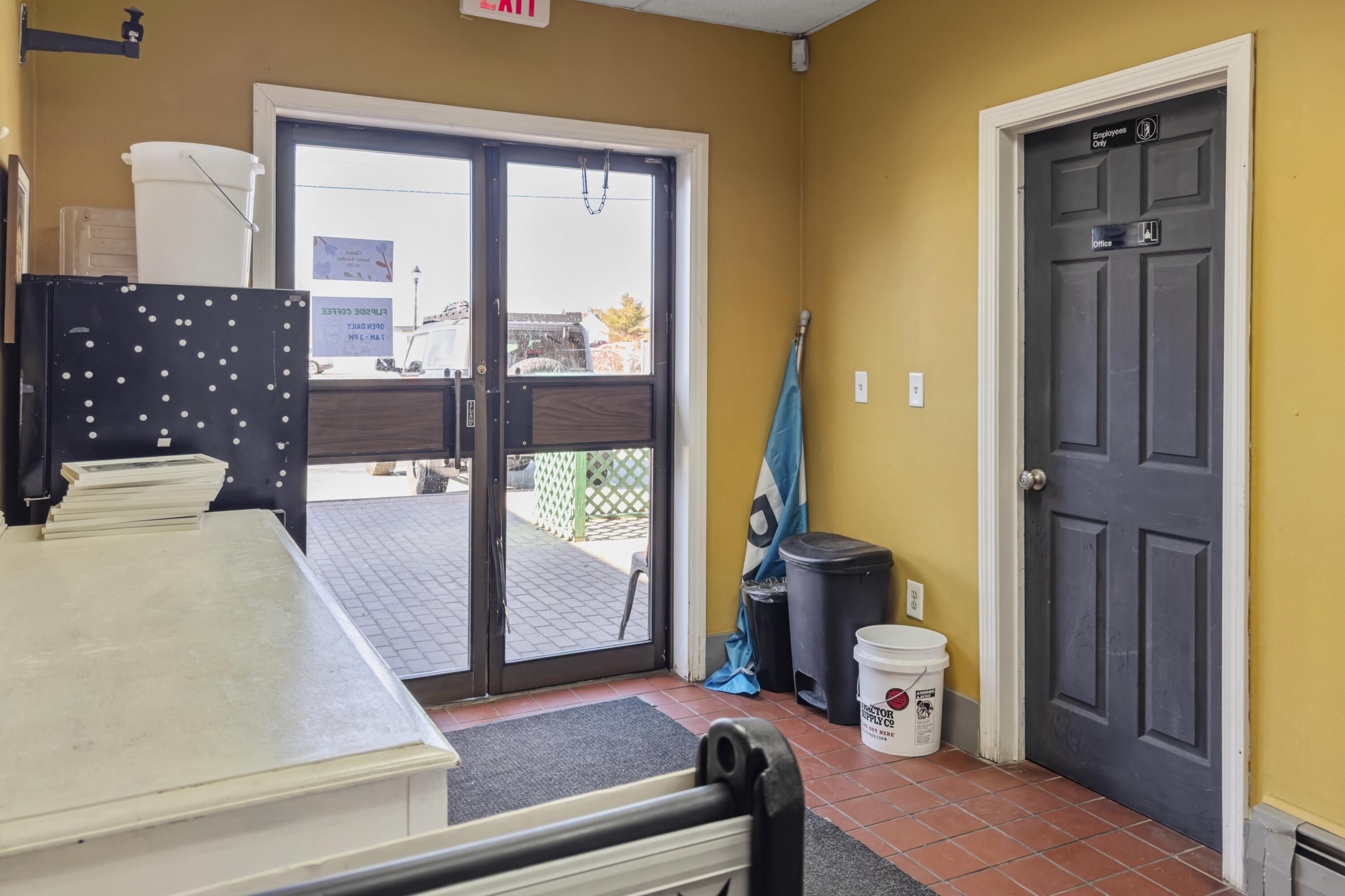 189 Main Street Thomaston ME 04861