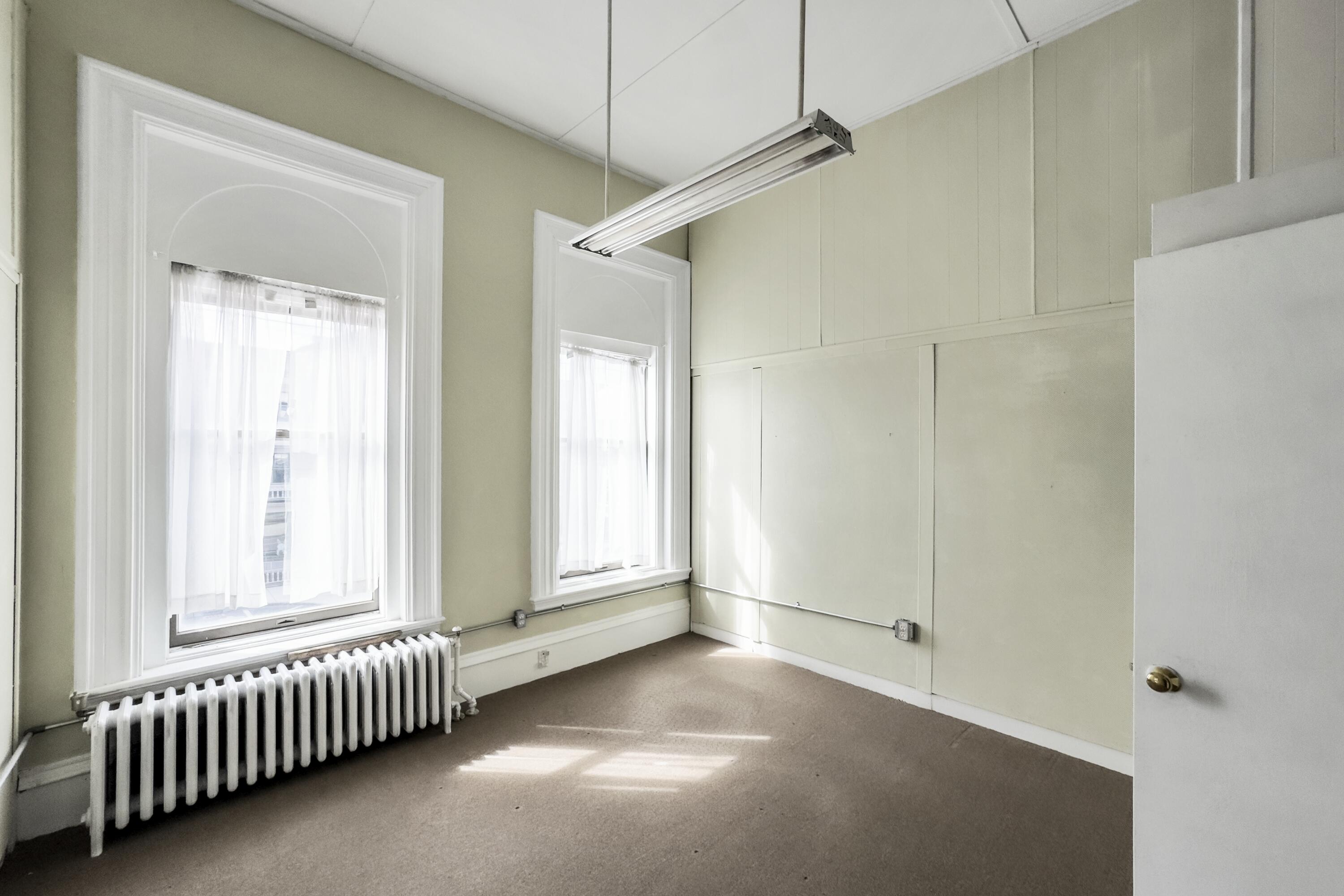 189 Main Street Thomaston ME 04861