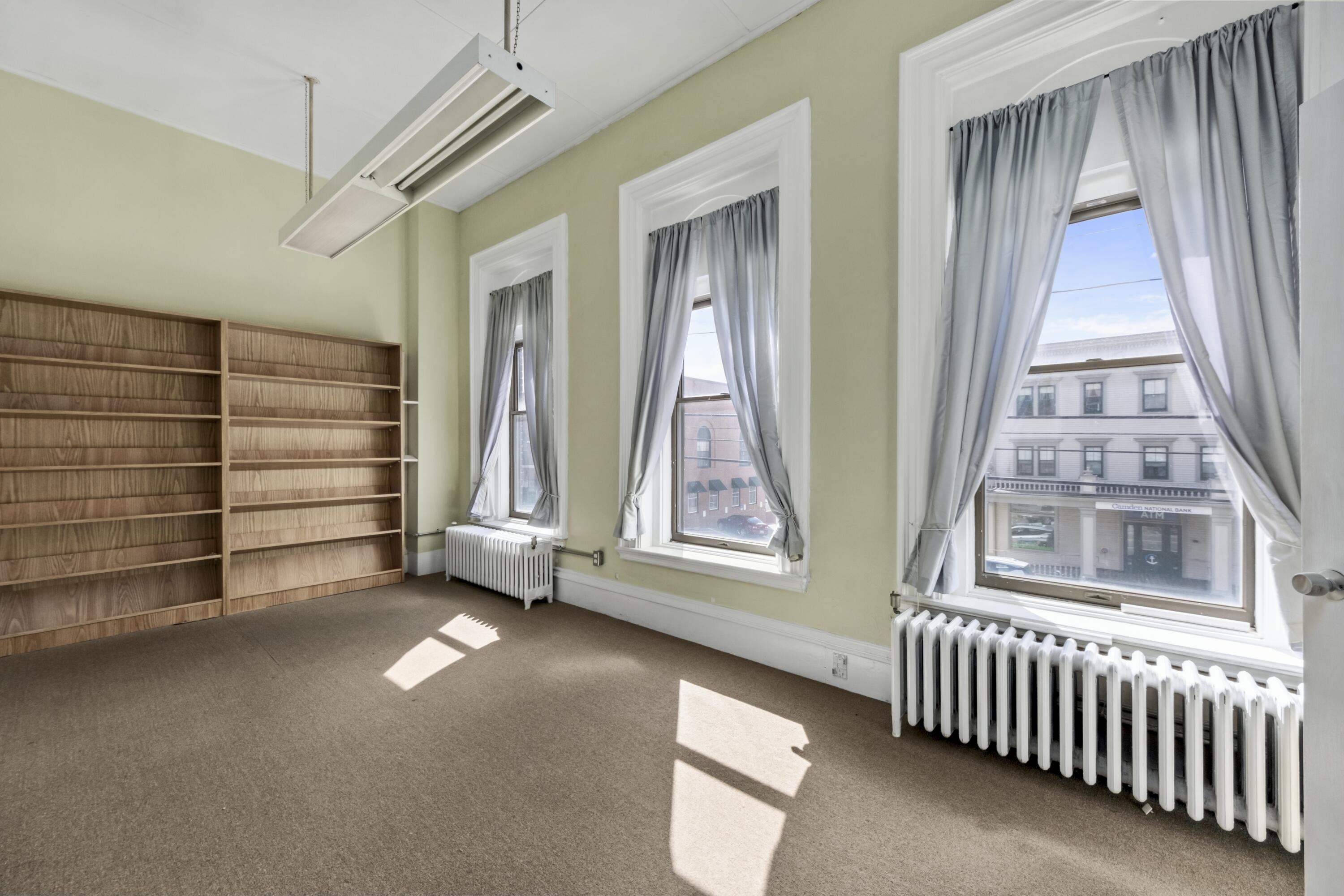 189 Main Street Thomaston ME 04861