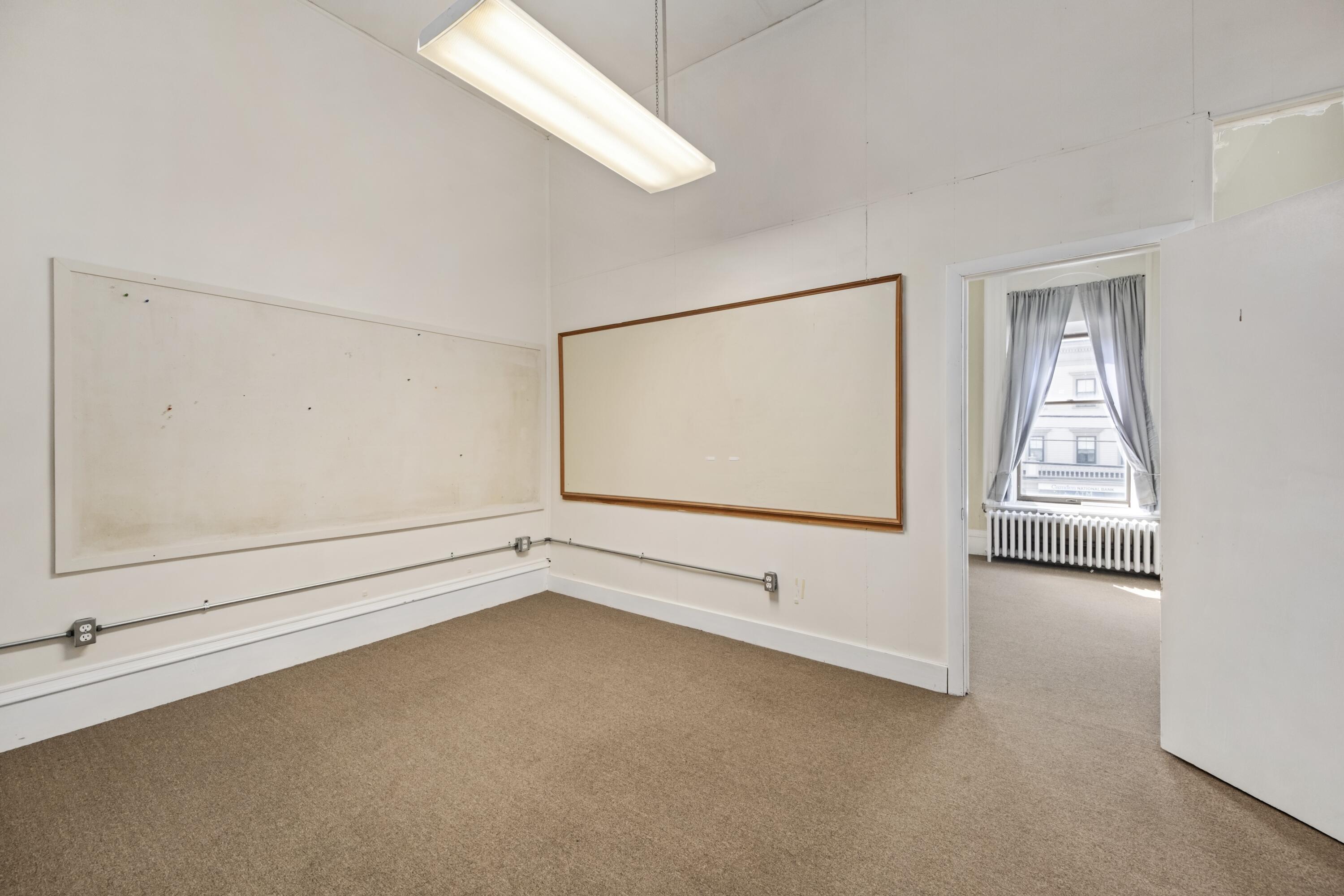 189 Main Street Thomaston ME 04861