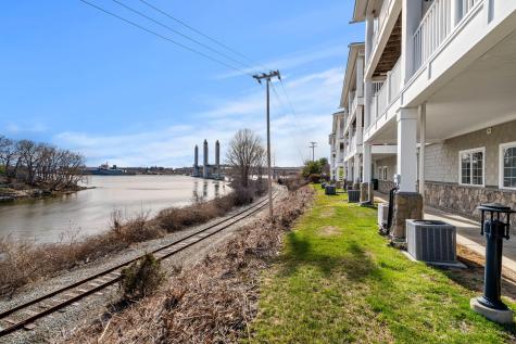 19 Bridge Street Kittery ME 03904