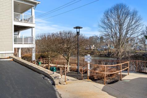 19 Bridge Street Kittery ME 03904