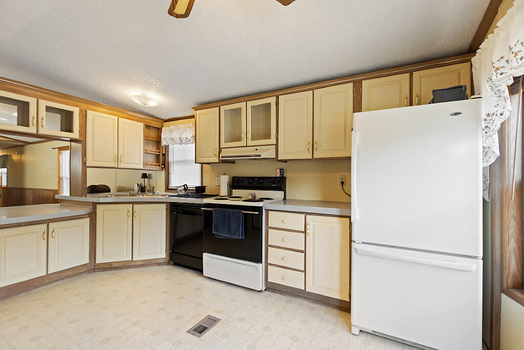 1145 Waterville Road Skowhegan ME 04976