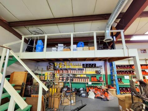 53 River Road Mexico ME 04257