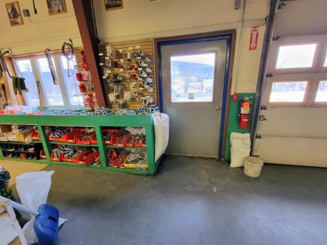 53 River Road Mexico ME 04257