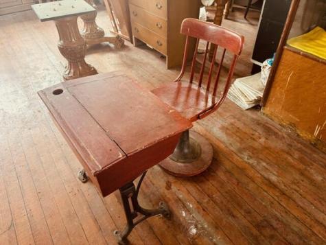 90 N Main Street Monmouth ME 04265