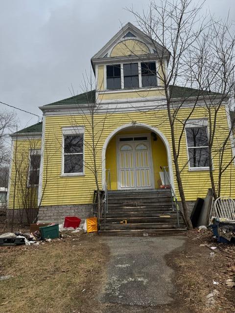 90 N Main Street Monmouth ME 04265