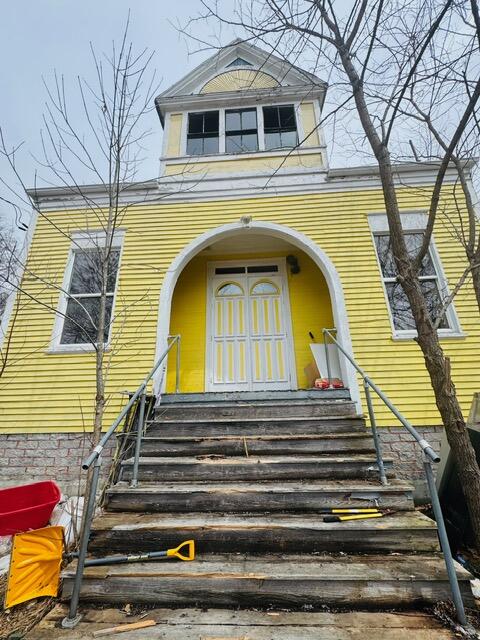 90 N Main Street Monmouth ME 04265