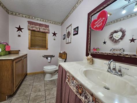 22 Cleveland Street Skowhegan ME 04976