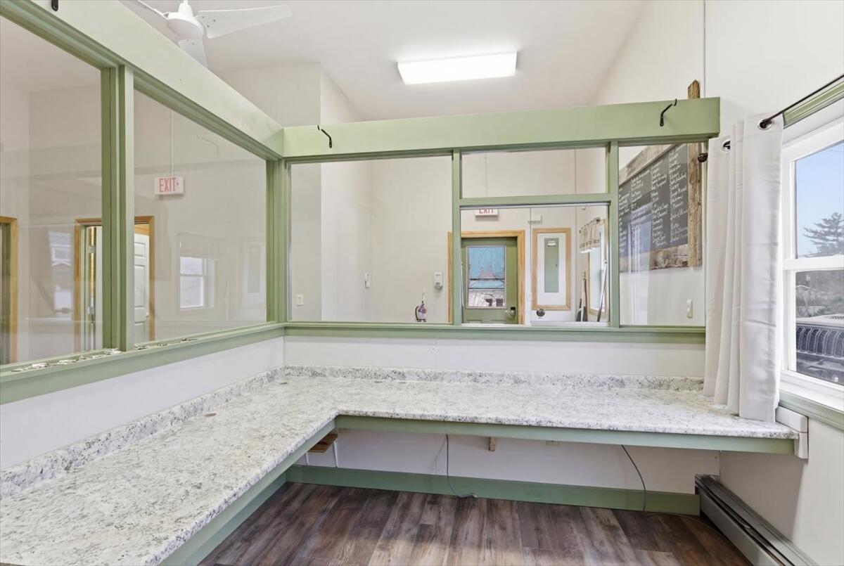 17 Gary Street Paris ME 04281