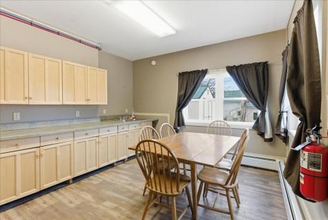 17 Gary Street Paris ME 04281