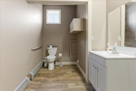 17 Gary Street Paris ME 04281