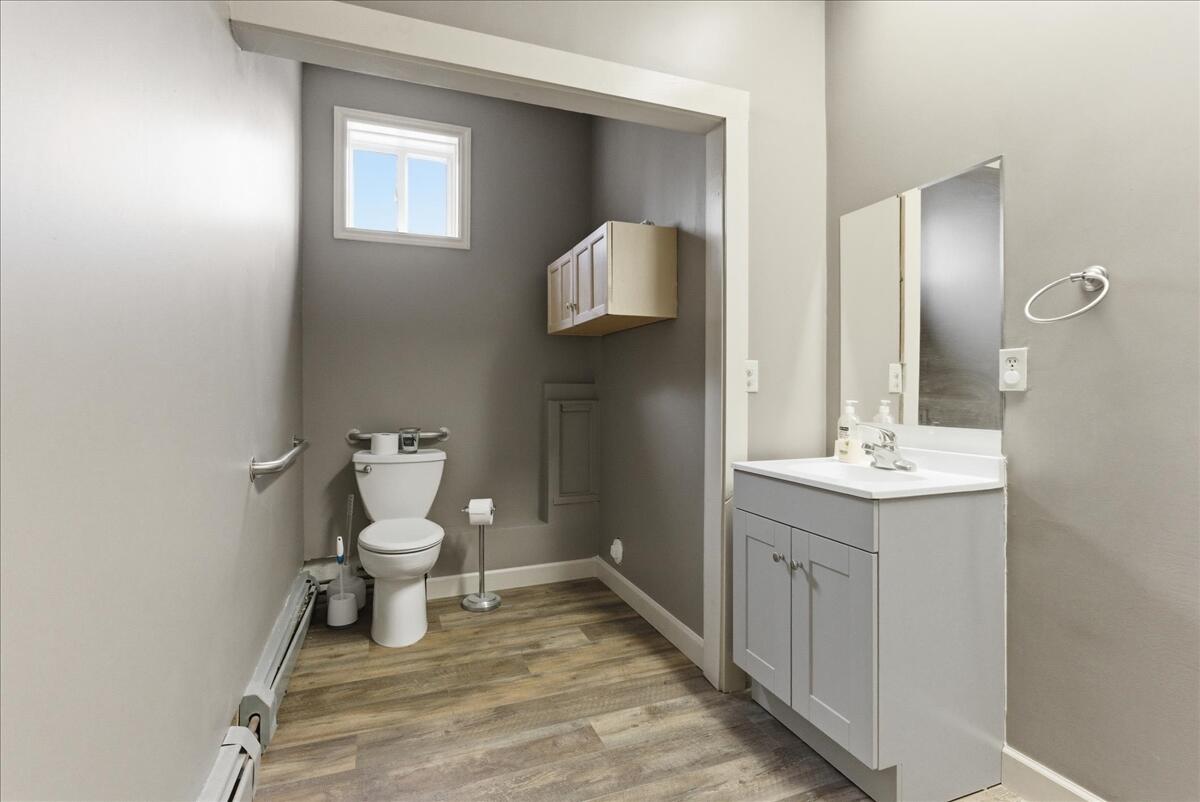 17 Gary Street Paris ME 04281