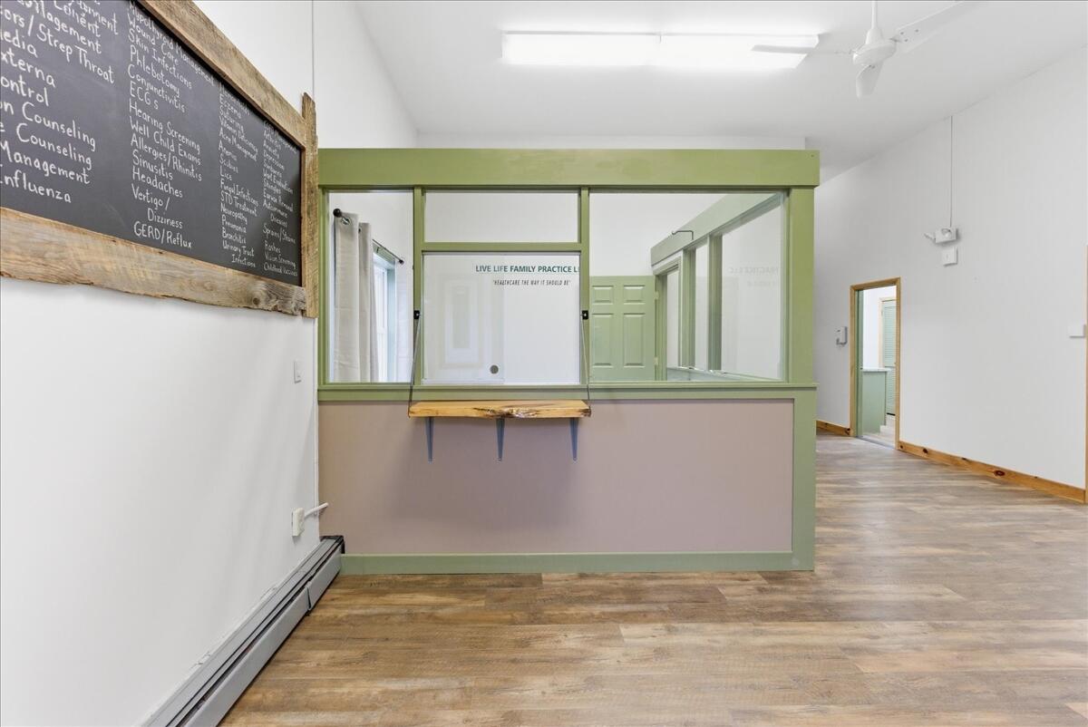 17 Gary Street Paris ME 04281