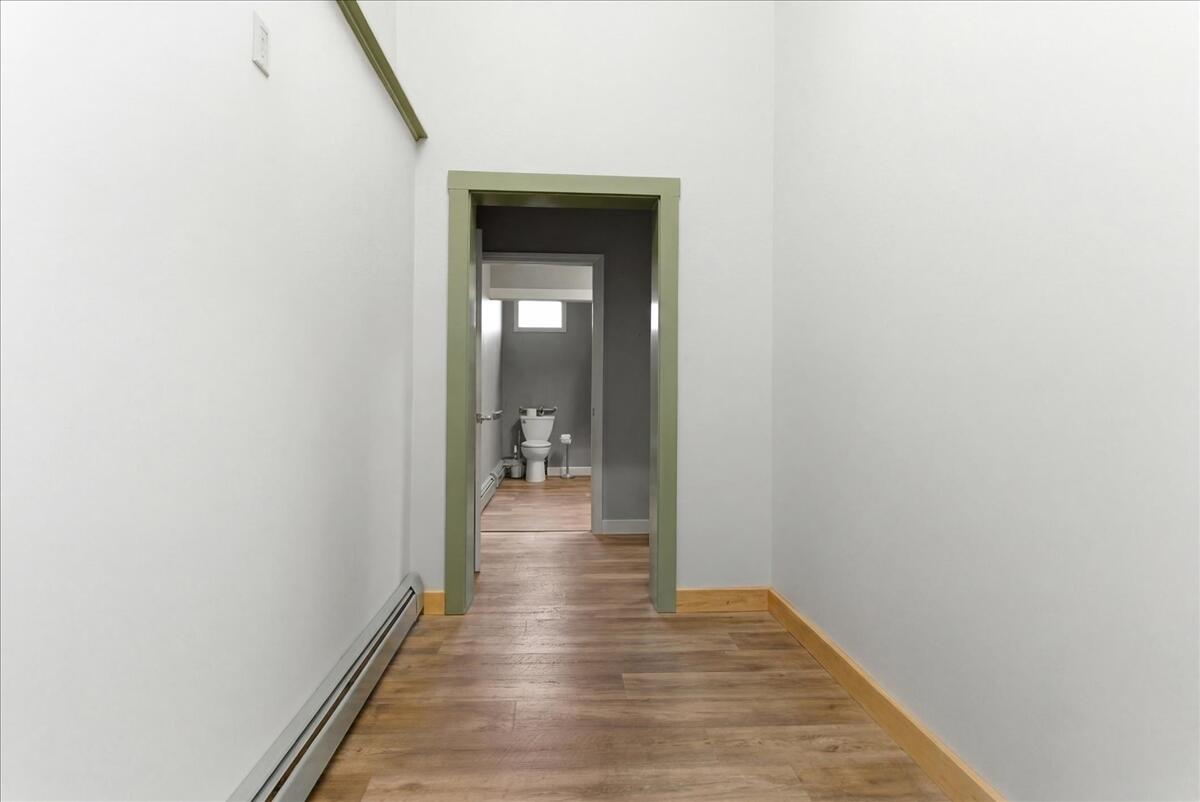 17 Gary Street Paris ME 04281