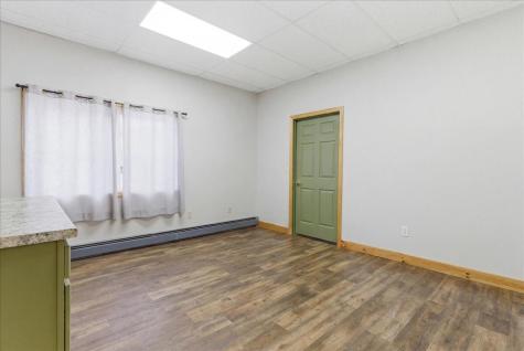 17 Gary Street Paris ME 04281