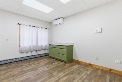 17 Gary Street Paris ME 04281
