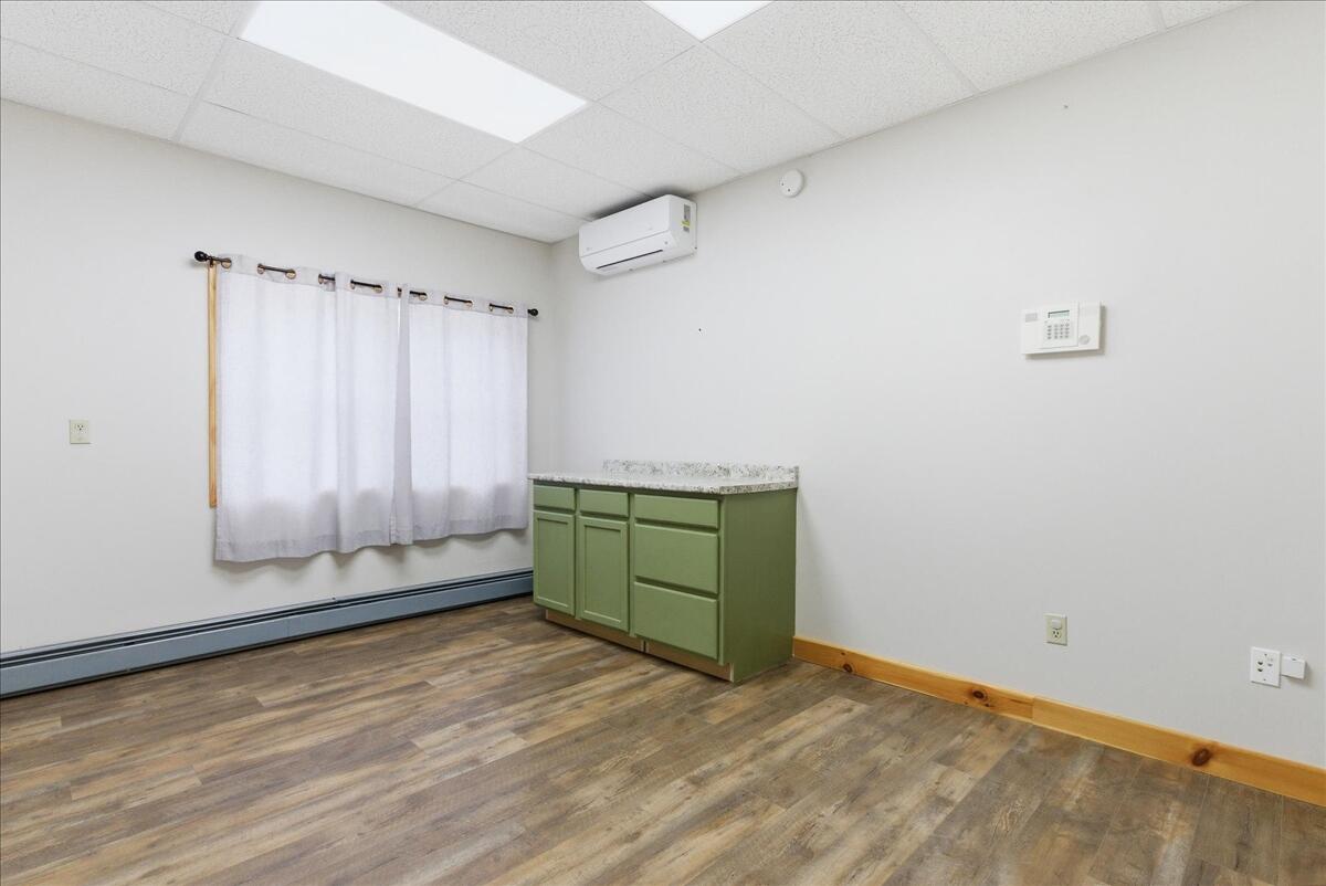 17 Gary Street Paris ME 04281