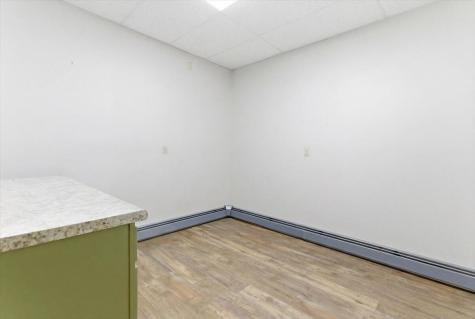 17 Gary Street Paris ME 04281