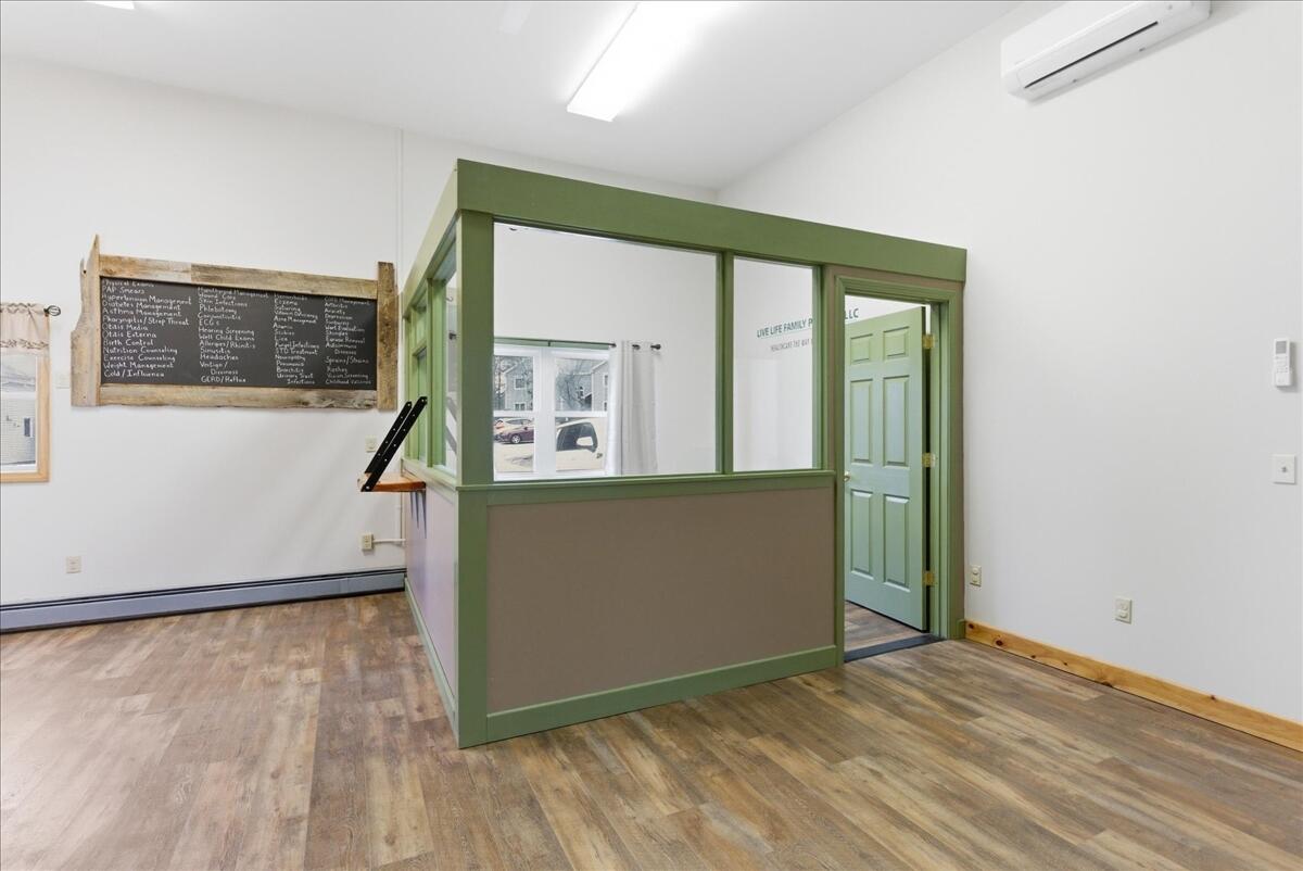 17 Gary Street Paris ME 04281
