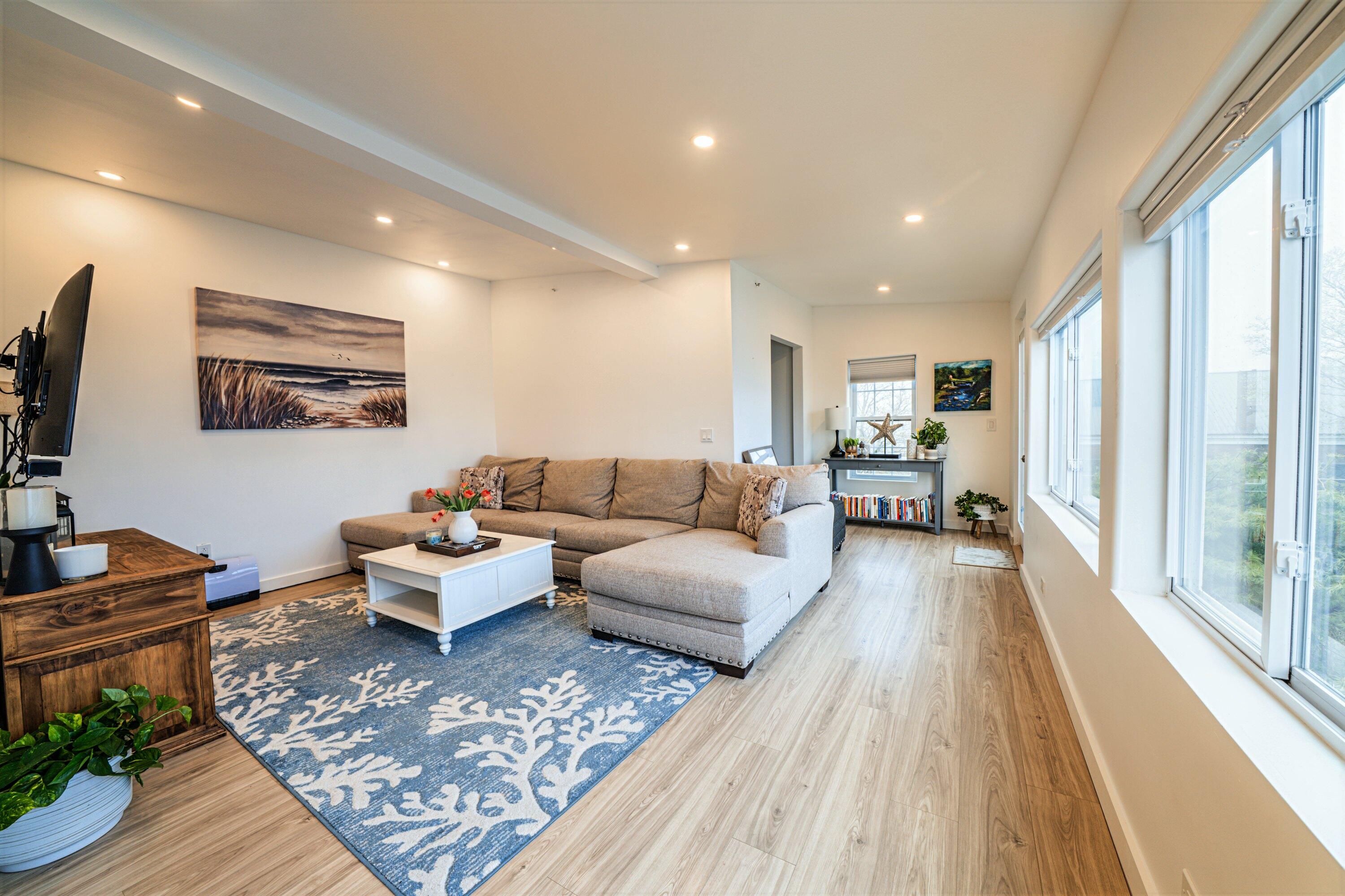 37 & 39 E Main Street Searsport ME 04974