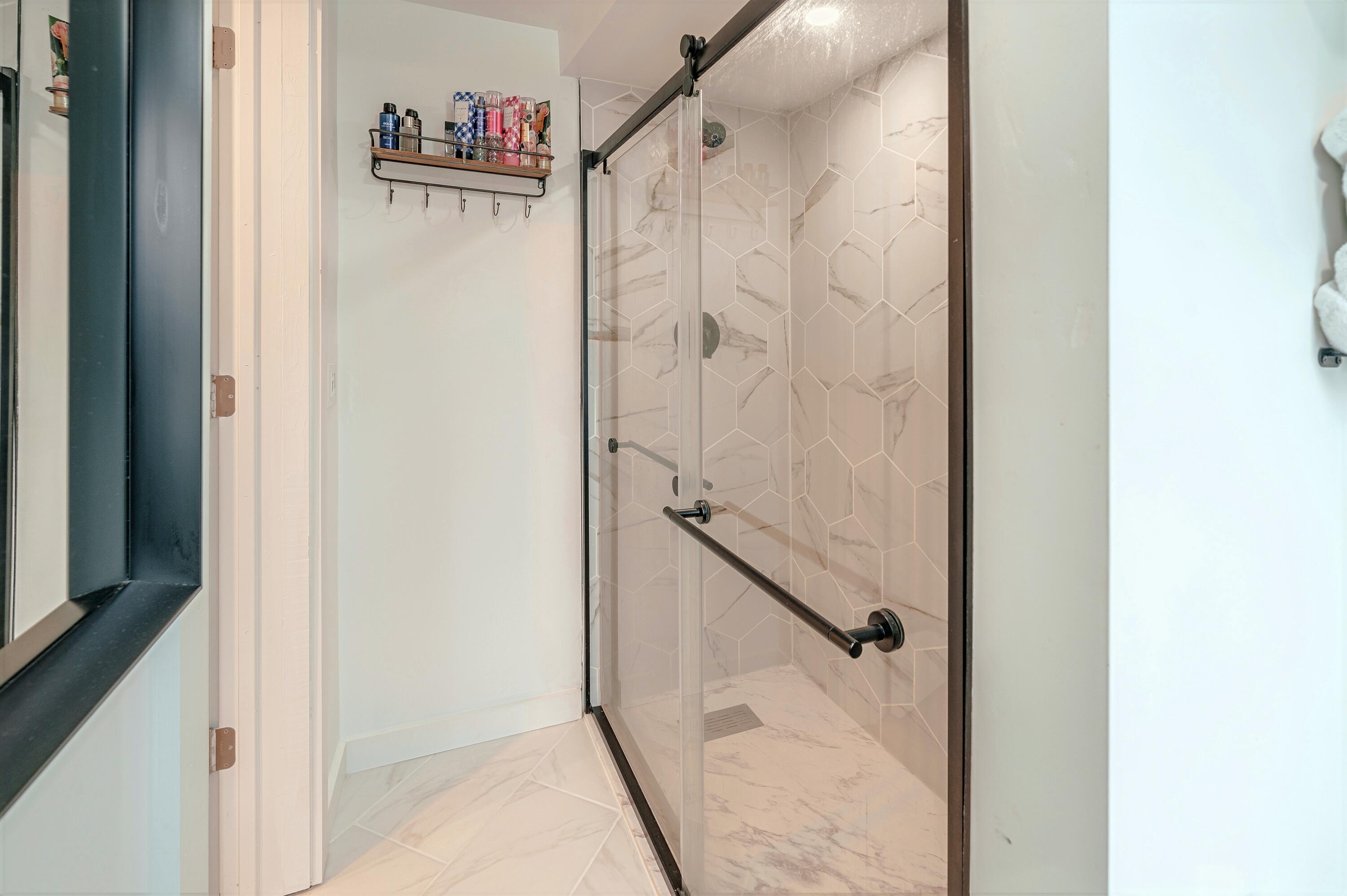 37 & 39 E Main Street Searsport ME 04974